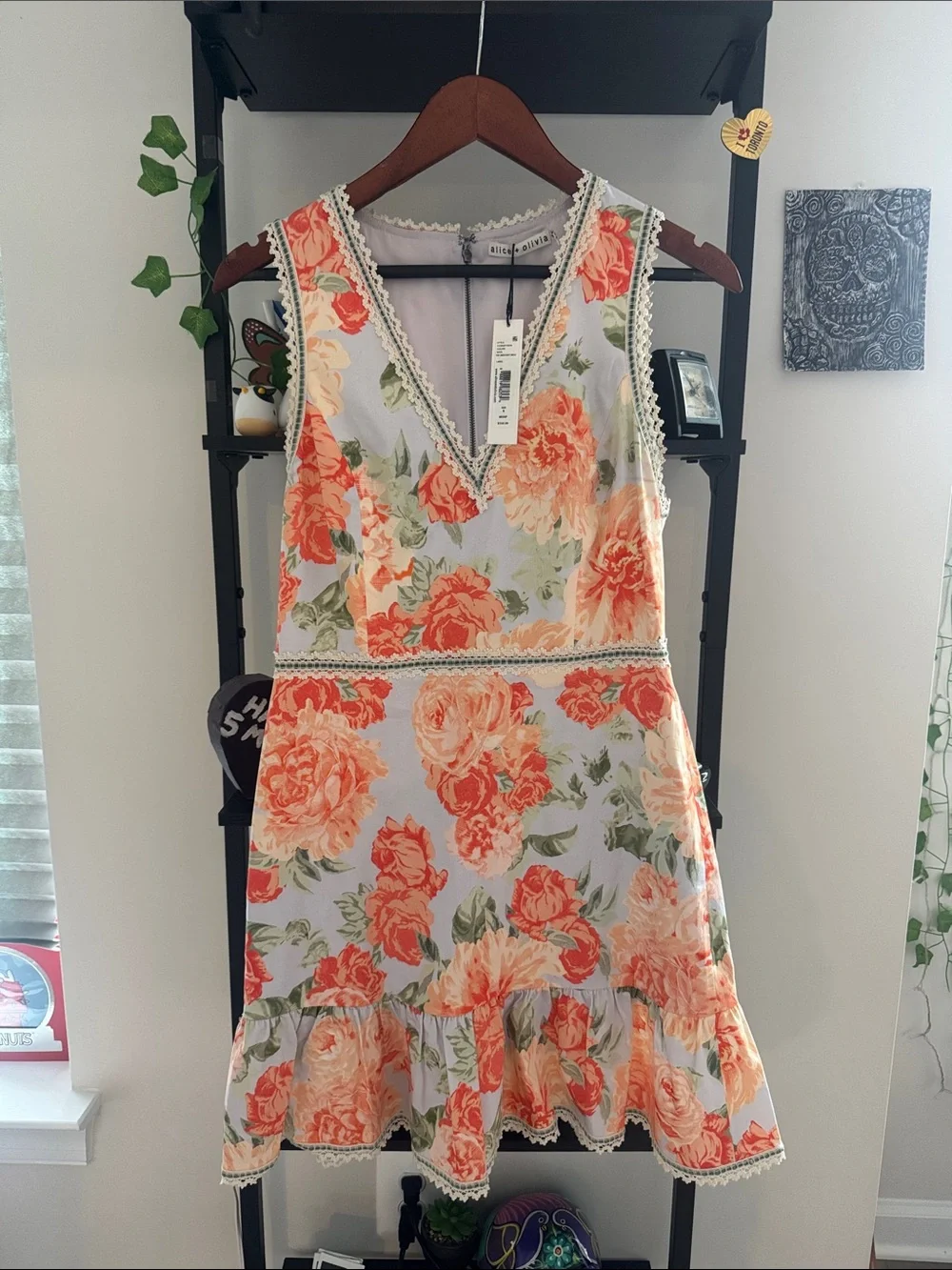 Alice + Olivia Floral V-Neck Ruffle Hem Dress in Coral and Green - Picture 2 of 6